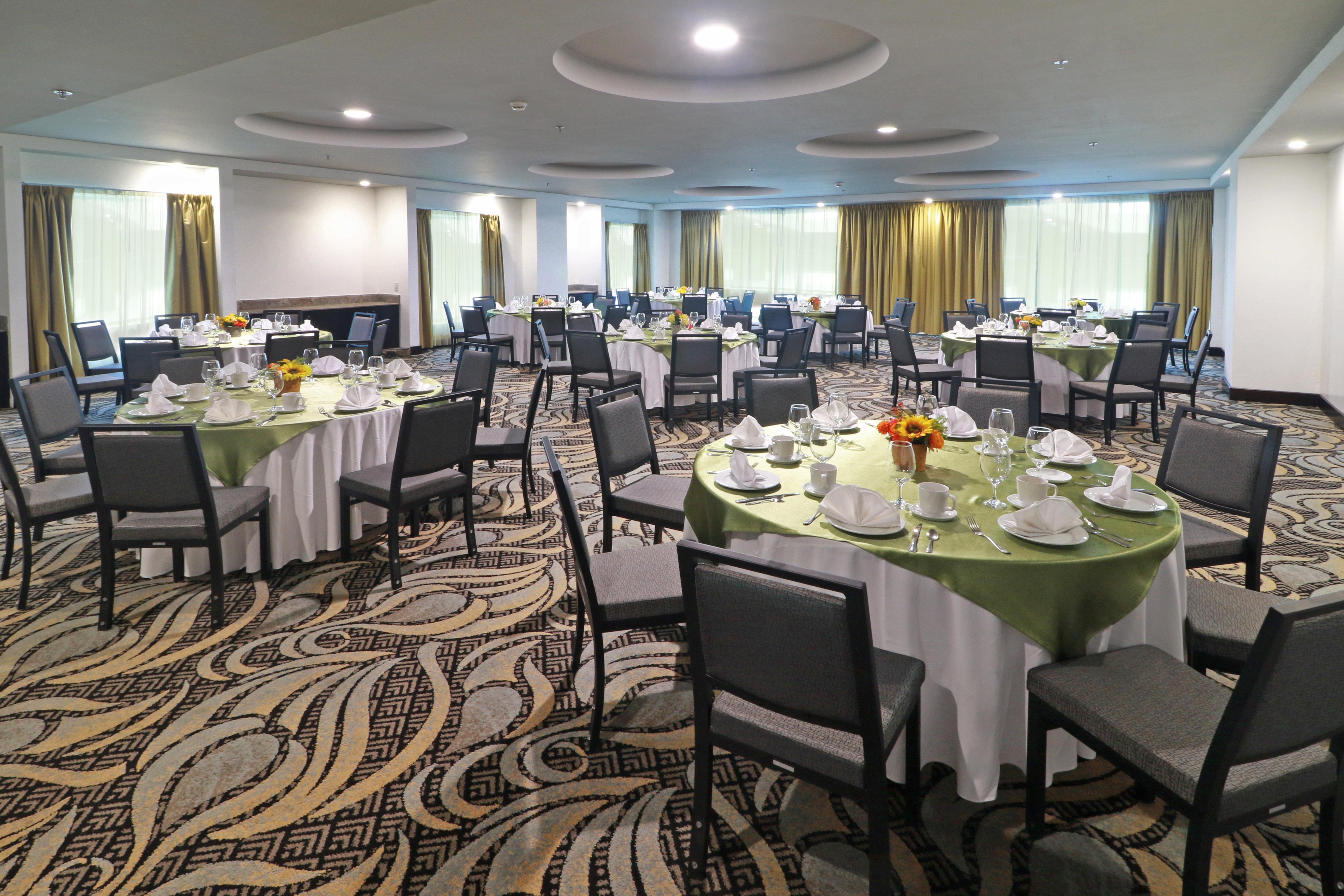 Holiday Inn Queretaro Zona Krystal By Ihg El Salitre Zewnętrze zdjęcie