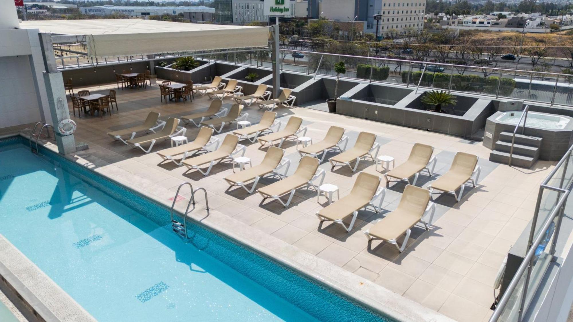 Holiday Inn Queretaro Zona Krystal By Ihg El Salitre Zewnętrze zdjęcie