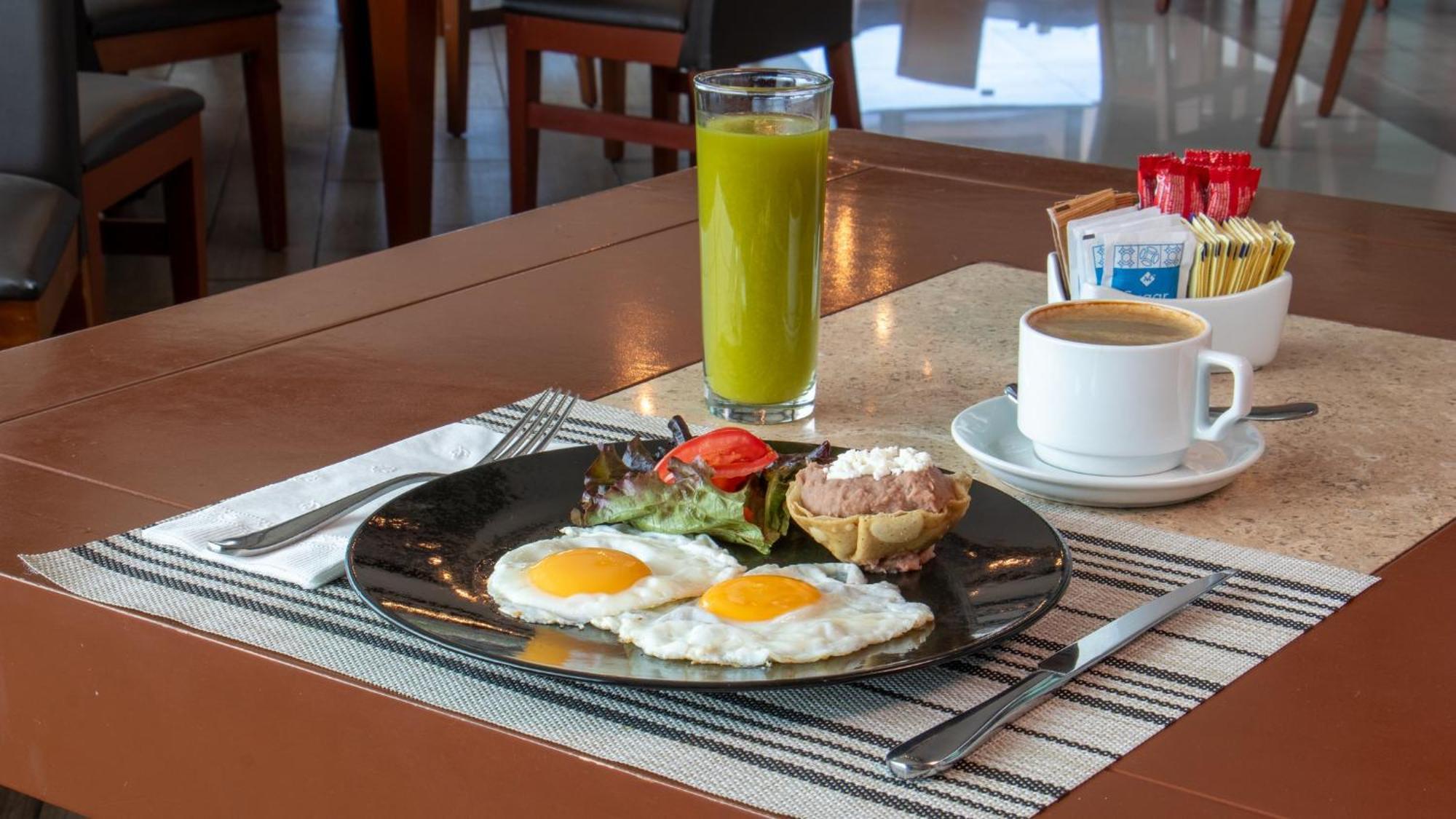 Holiday Inn Queretaro Zona Krystal By Ihg El Salitre Zewnętrze zdjęcie