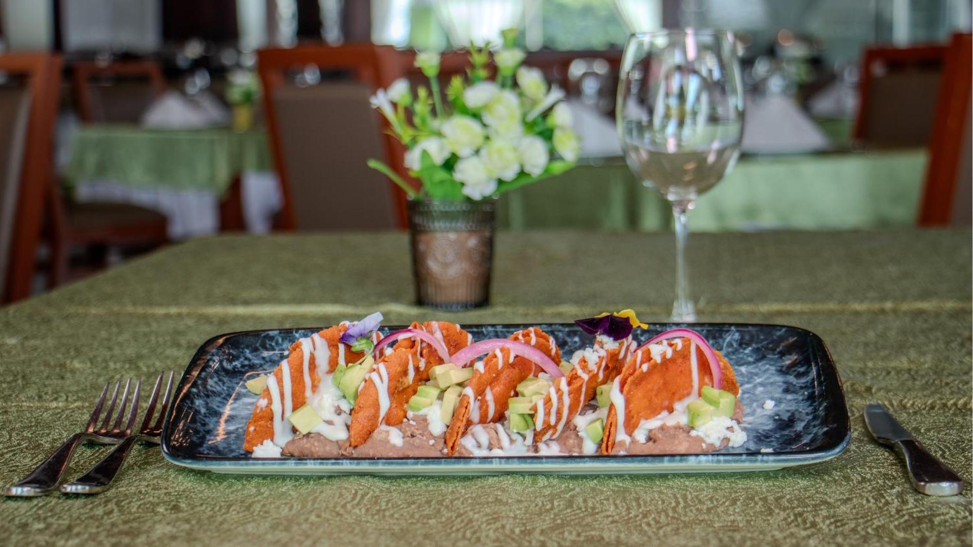 Holiday Inn Queretaro Zona Krystal By Ihg El Salitre Zewnętrze zdjęcie